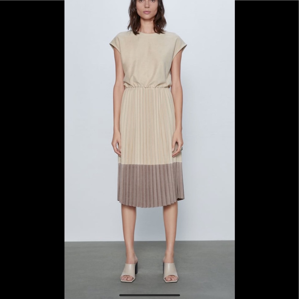 Combined pleated dress.  Classy.